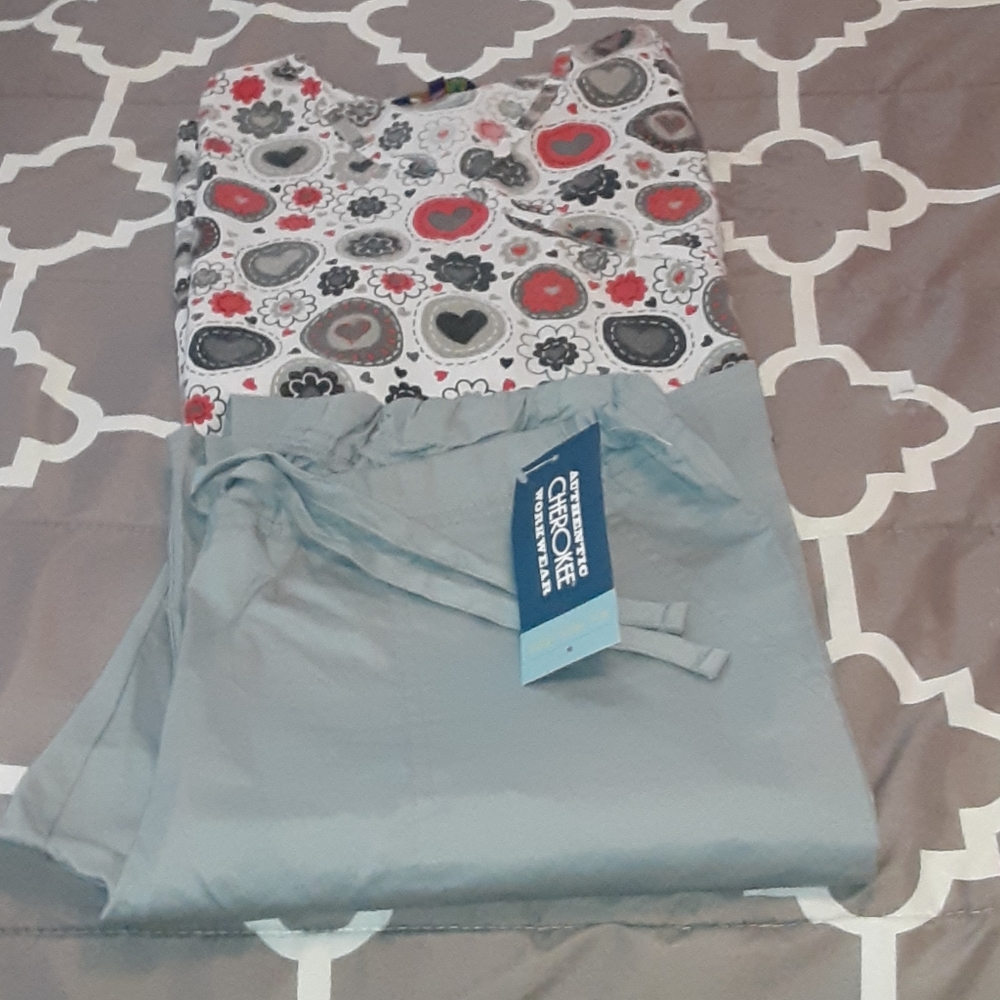 Nursing Scrub Set - Picture 5 of 5